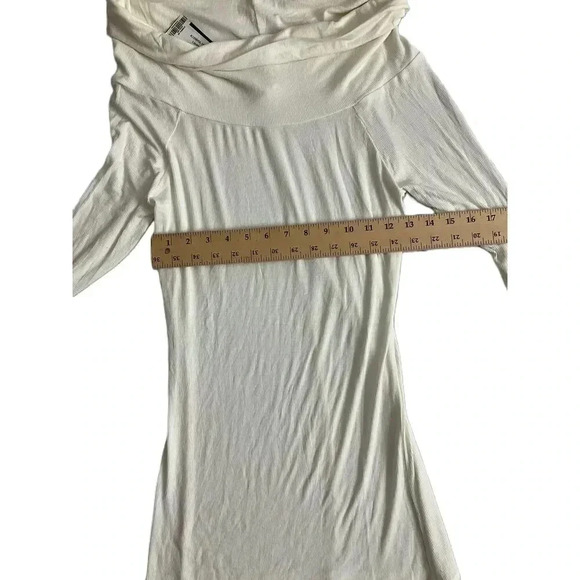 NWT Articles Of Society White Long Sleeves Off Shoulder Top Size Medium - Picture 4 of 5